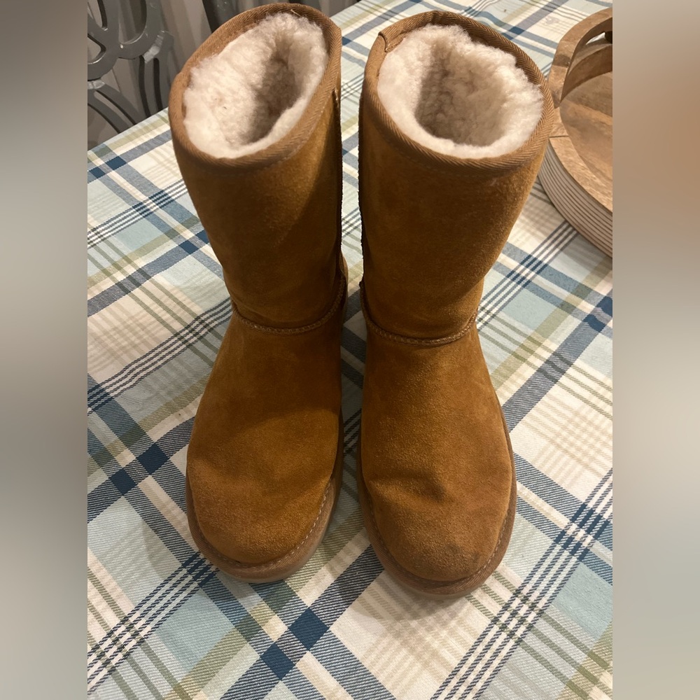Koolaburra Tan Suede Boots